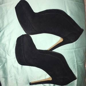 Nine West black high heels